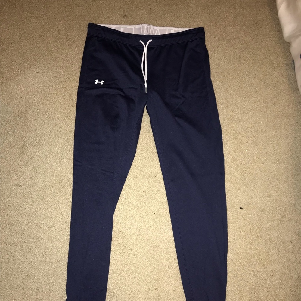 Navy blue under armour legging/sweatpants